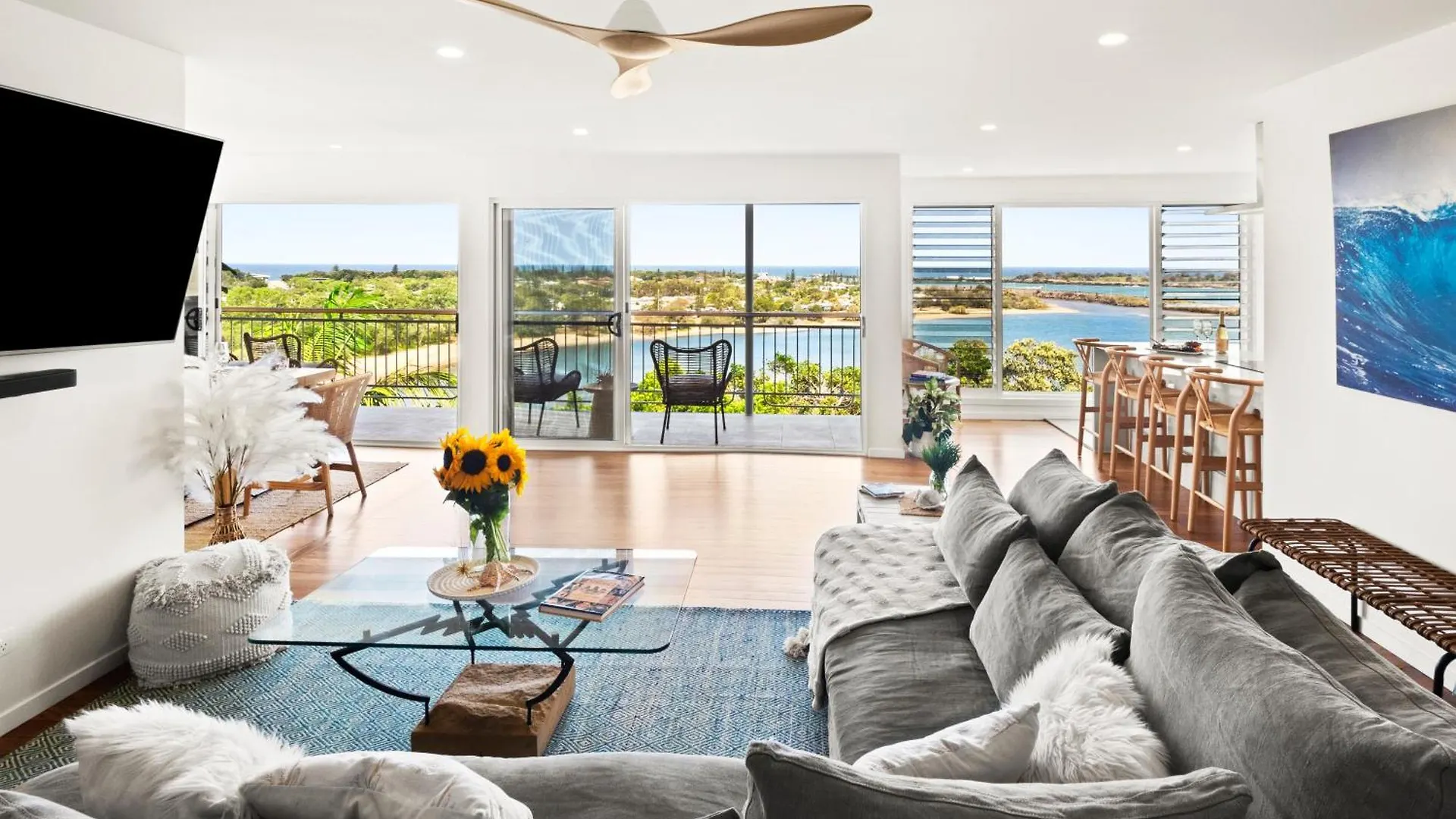 The Penthouse - Spectacular Views Of The Bay, And The Ocean! Only 150M To Shaws Bay Apartment East Ballina